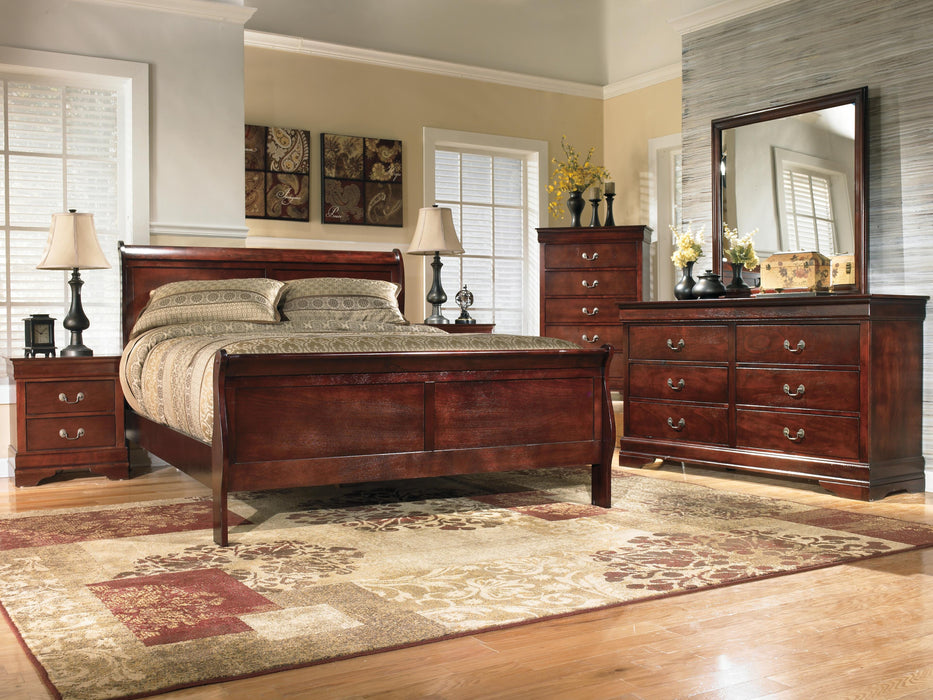 Alisdair Bedroom Set in Reddish Brown - bedroom room scene