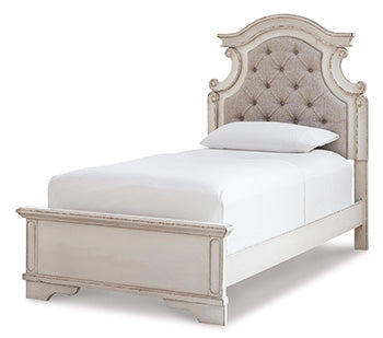Realyn Full Panel Bed - White