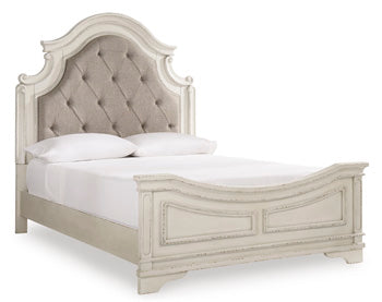 Realyn Full Panel Bed - White