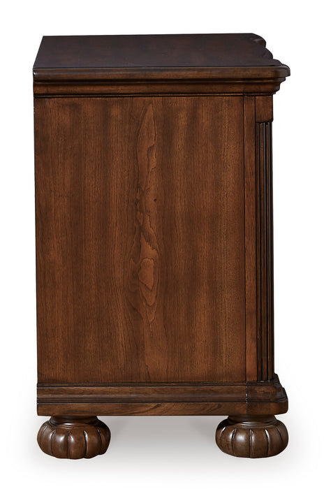 Lavinton Nightstand
