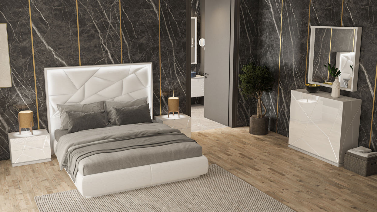 Kiu bed with Frames
