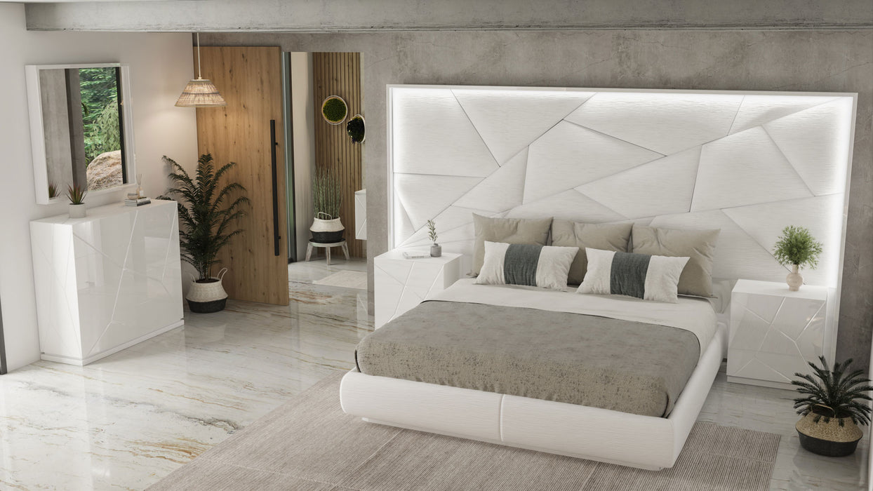 Majesty King size Bed w/light