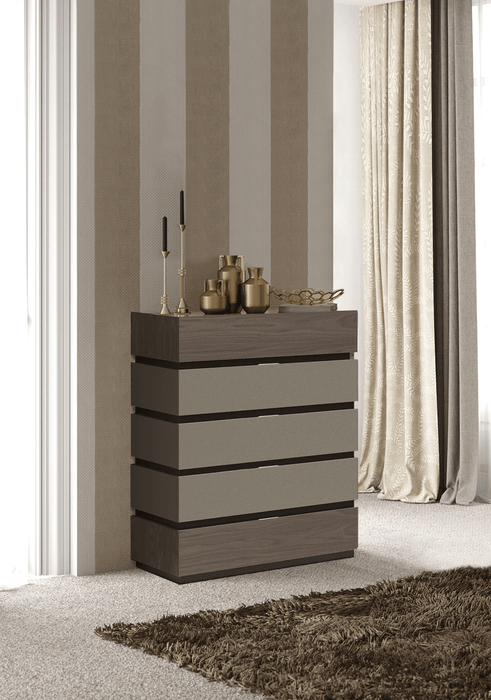 Leo Dresser/Chest