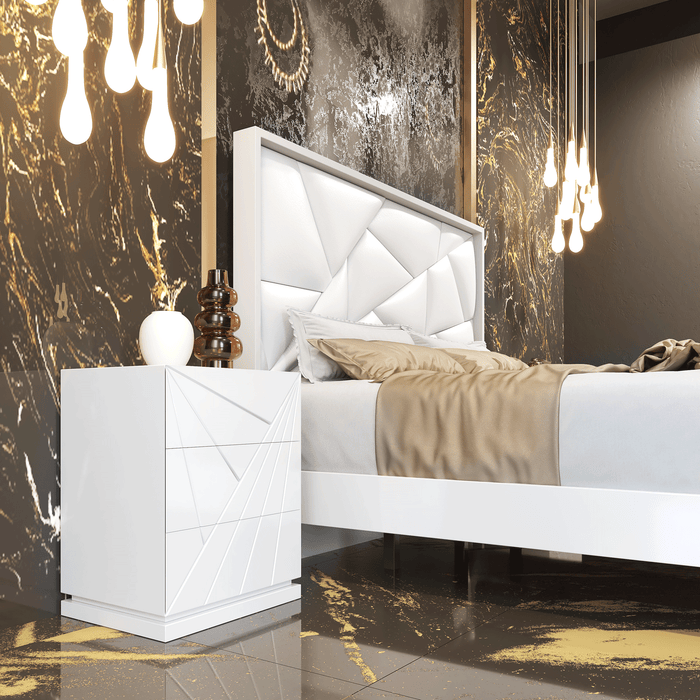Avanty Bedroom SOLD AS COMPLETE BEDGROUP ONLY