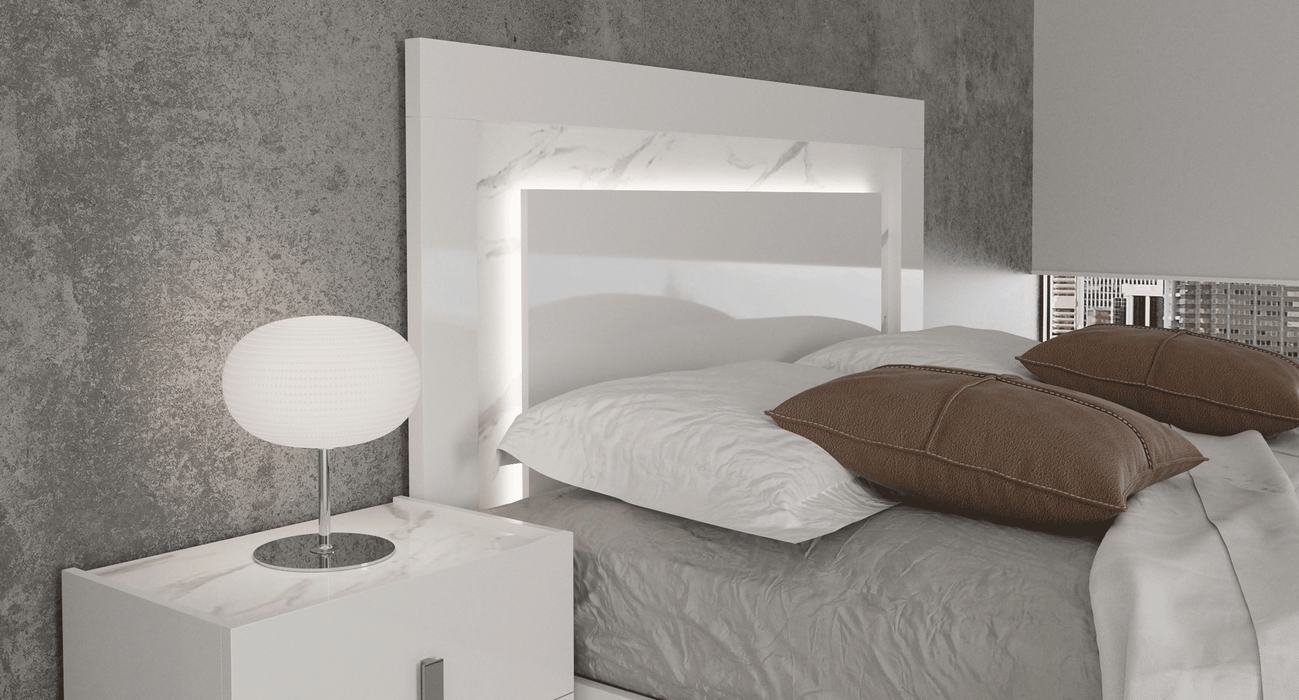 Carrara White Bedroom w/Light