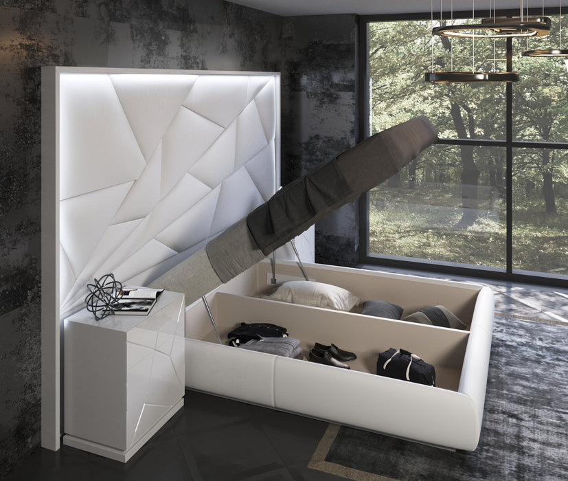 Majesty King size Bed w/light