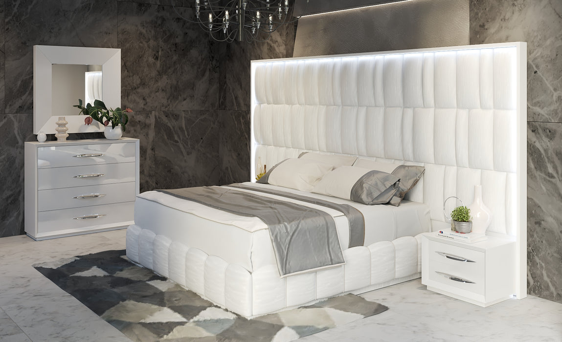 Orion Bed with Carmen cases