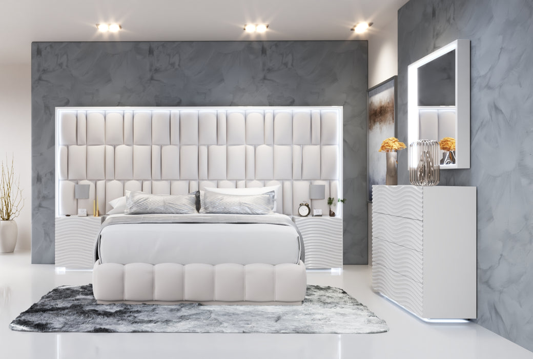 Orion Bed with Wave White cases