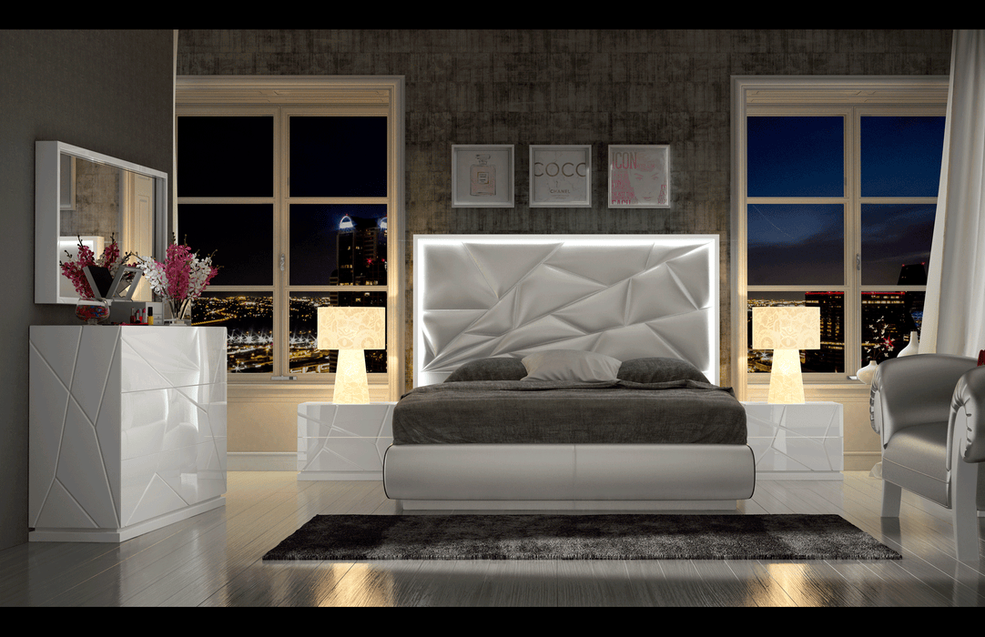 Kiu Bedroom