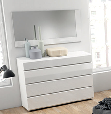 Sara Bedroom