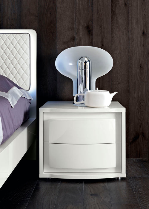 Dama Bianca Nightstand