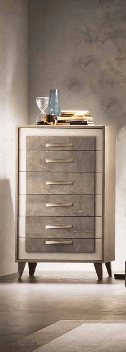 ArredoAmbra Bedroom by Arredoclassic with single dresser