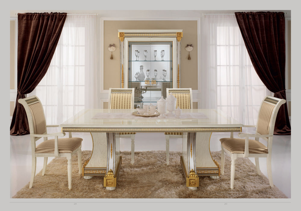 Liberty Day Dining room
