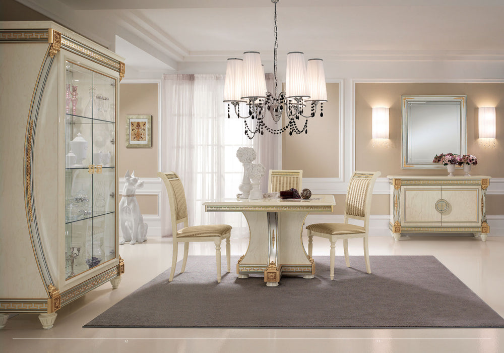 Liberty Day Dining room