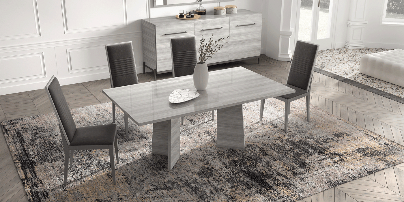 Mia Dining room