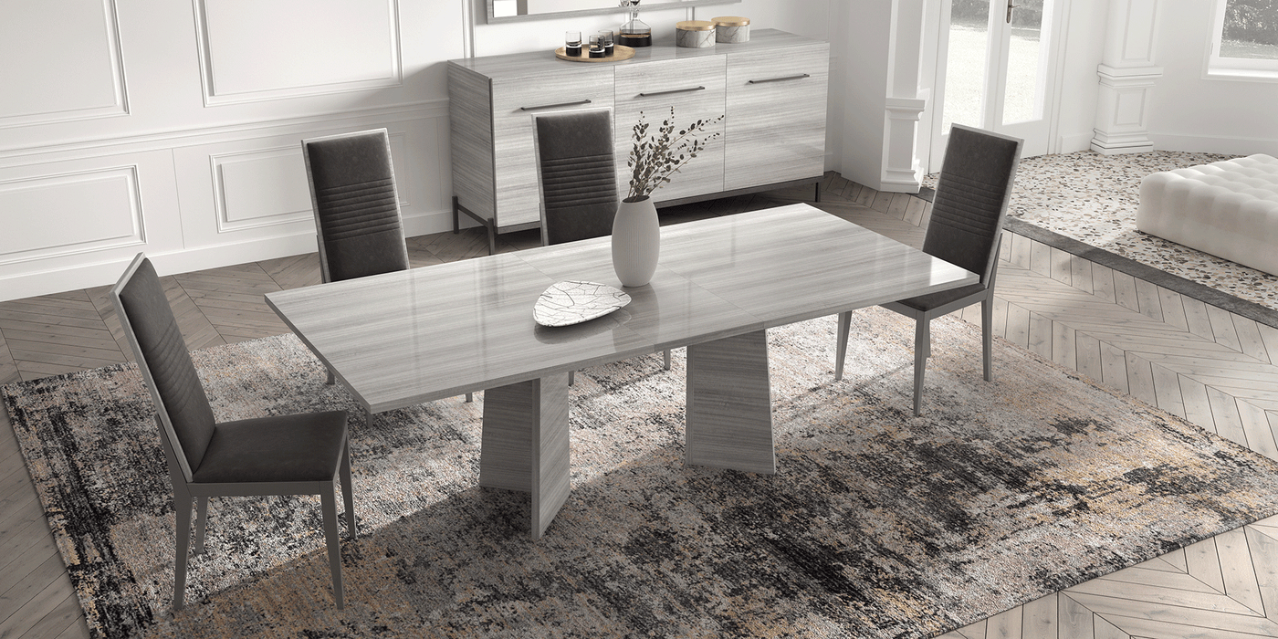 Mia Dining room