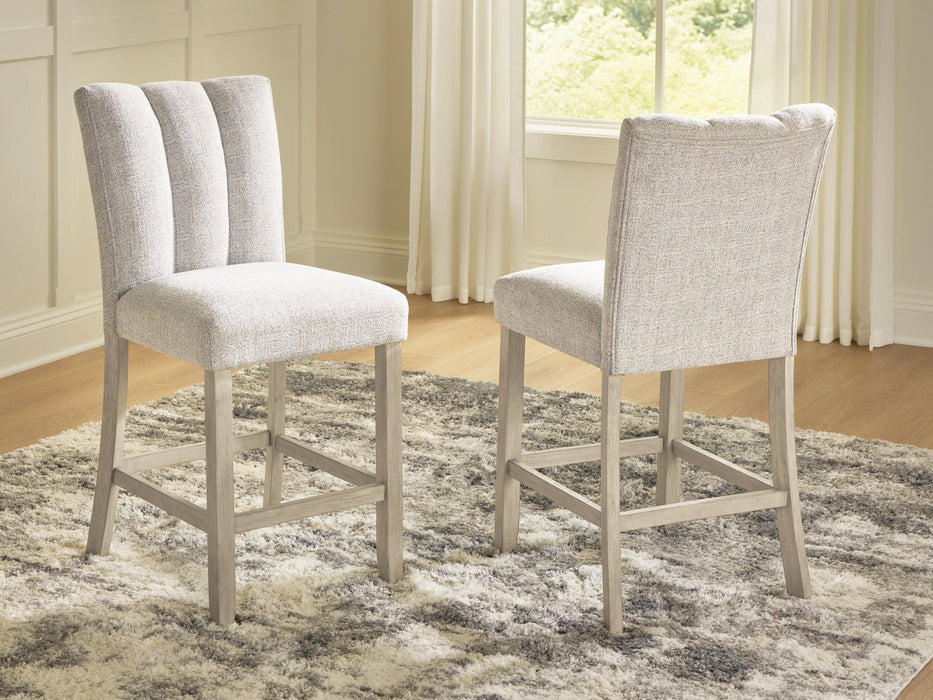 Larawyn Counter Height Barstool - image 4