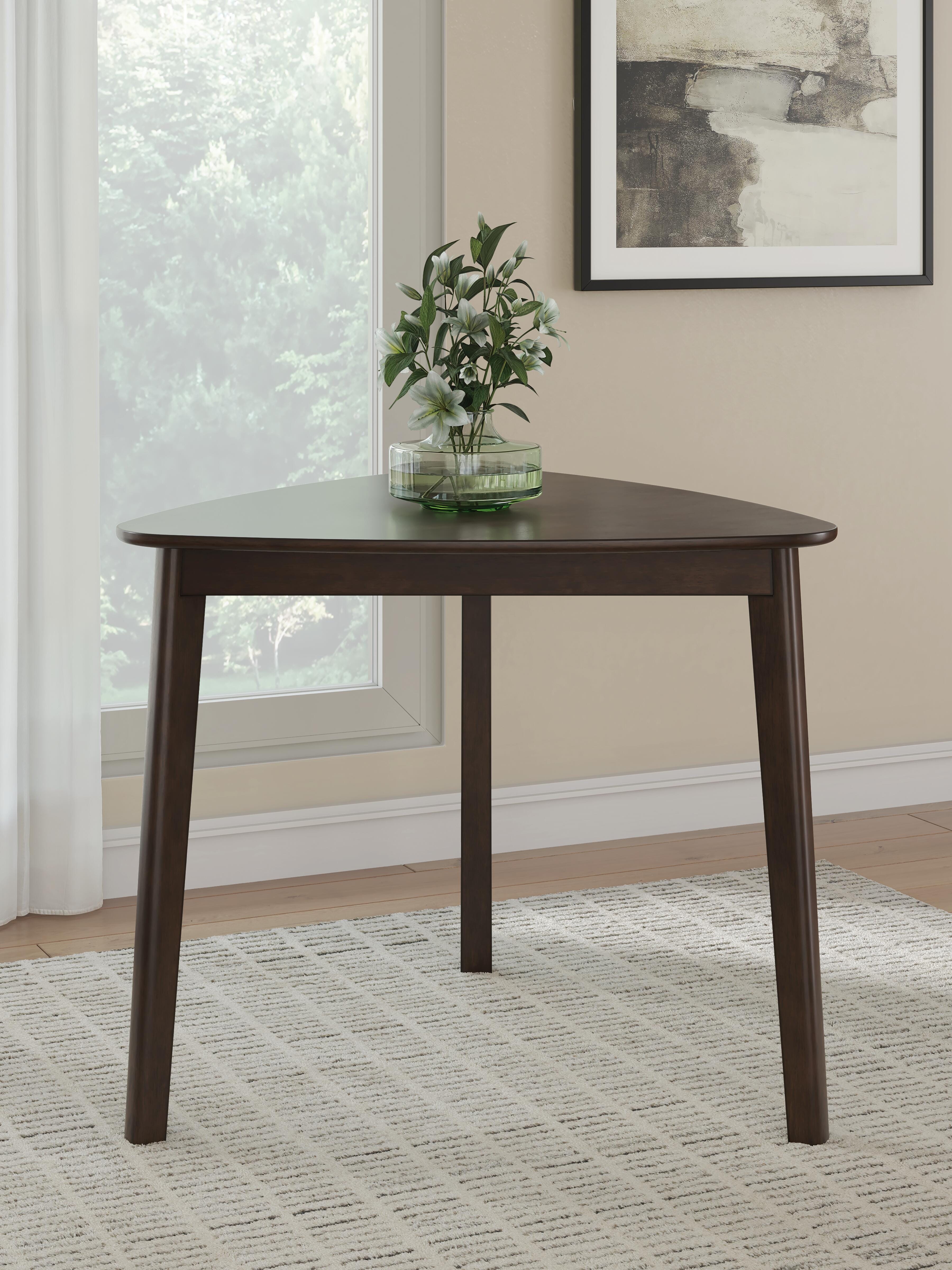 Shorbyn Dining Table