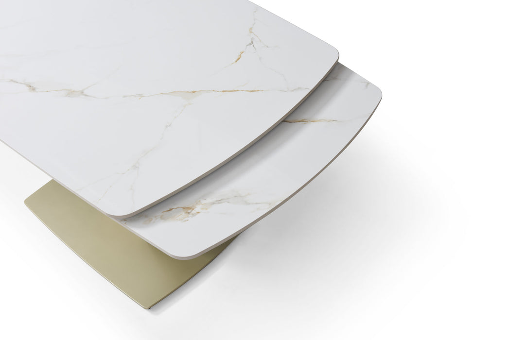 109 Table Golden with 1442 chairs