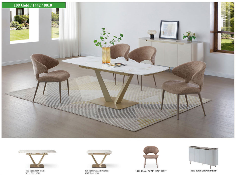 109 Table Golden with 1442 chairs