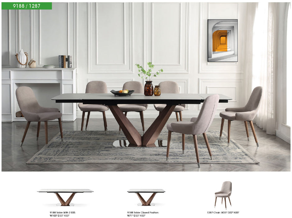 9188 Table with 1287 chairs