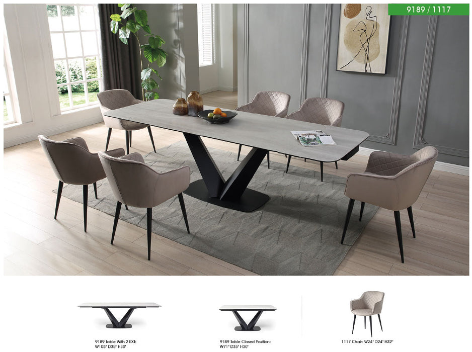 9189 Table with 1117 chairs