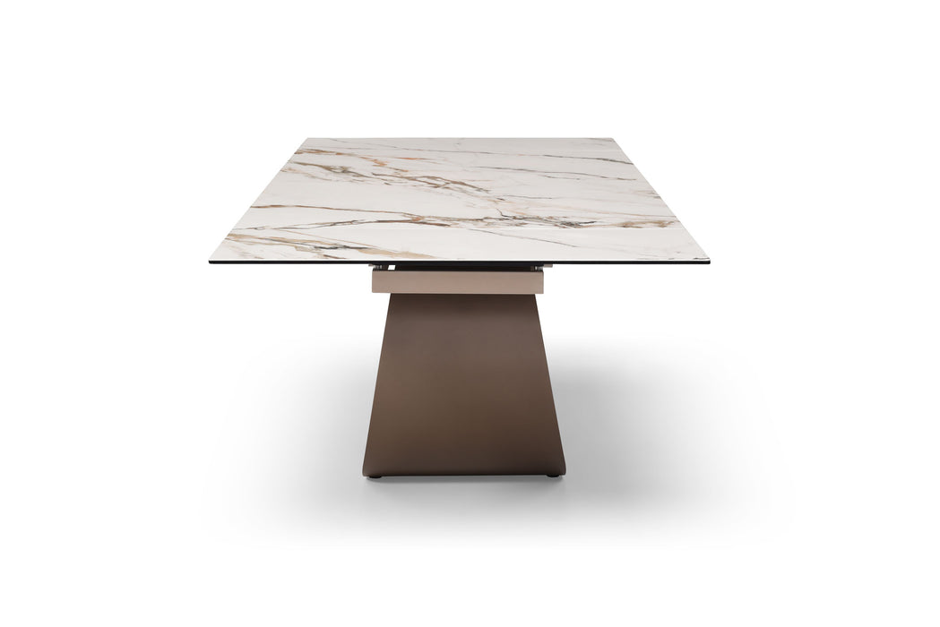 9305 Table with 1442 chairs