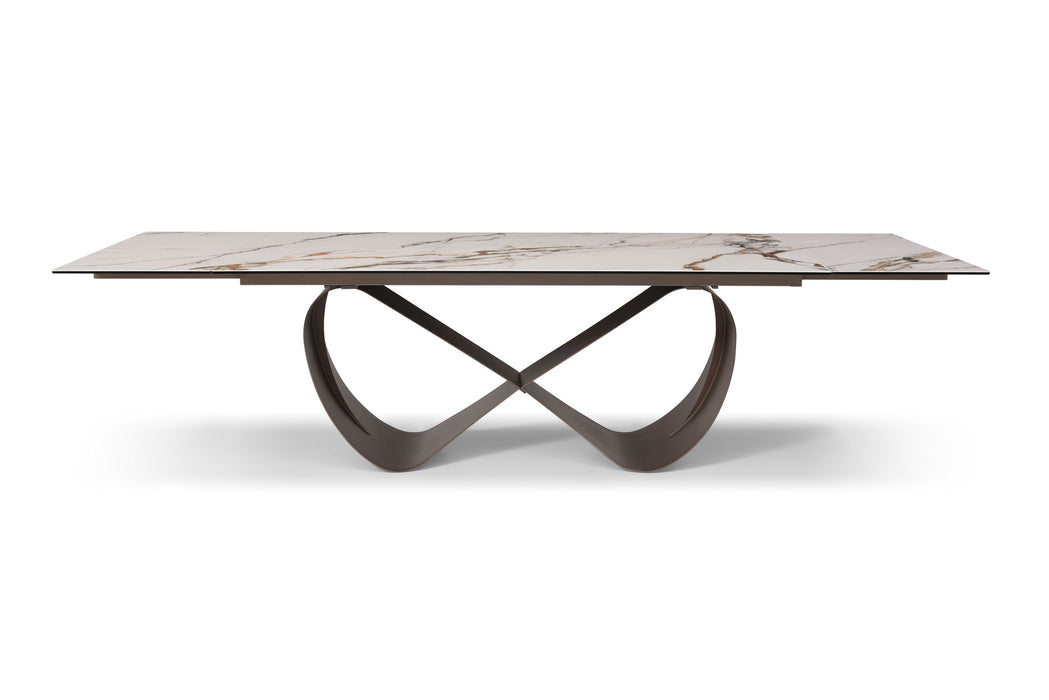 9305 Table with 1442 chairs