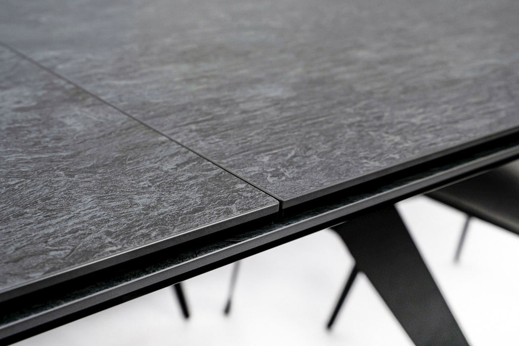 Aurora Onyx Dining set