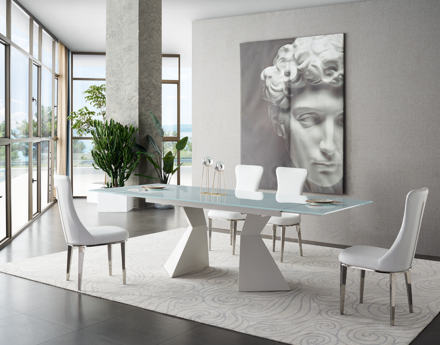 992 Dining Table with 1218 chairs