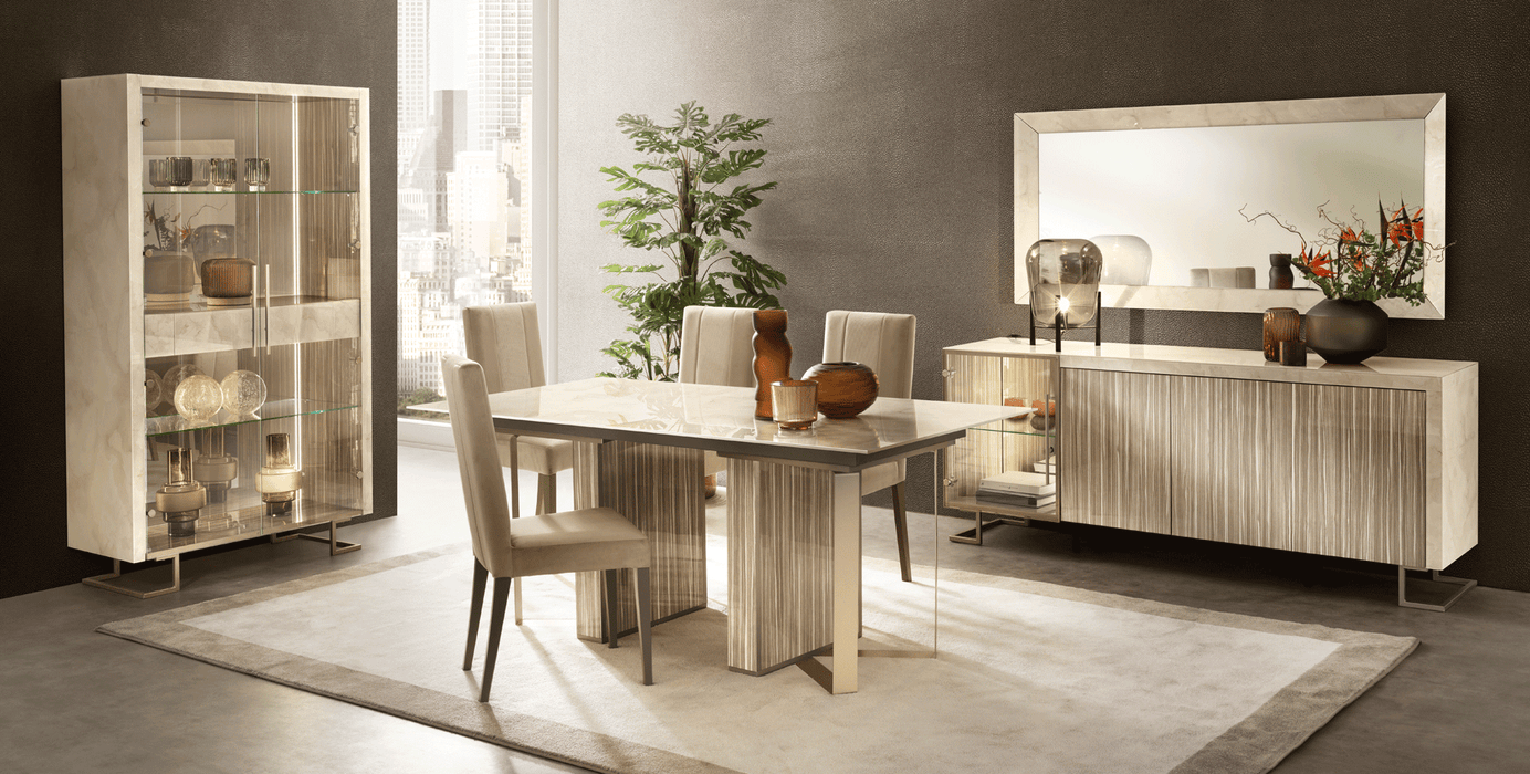 Luce Dining room