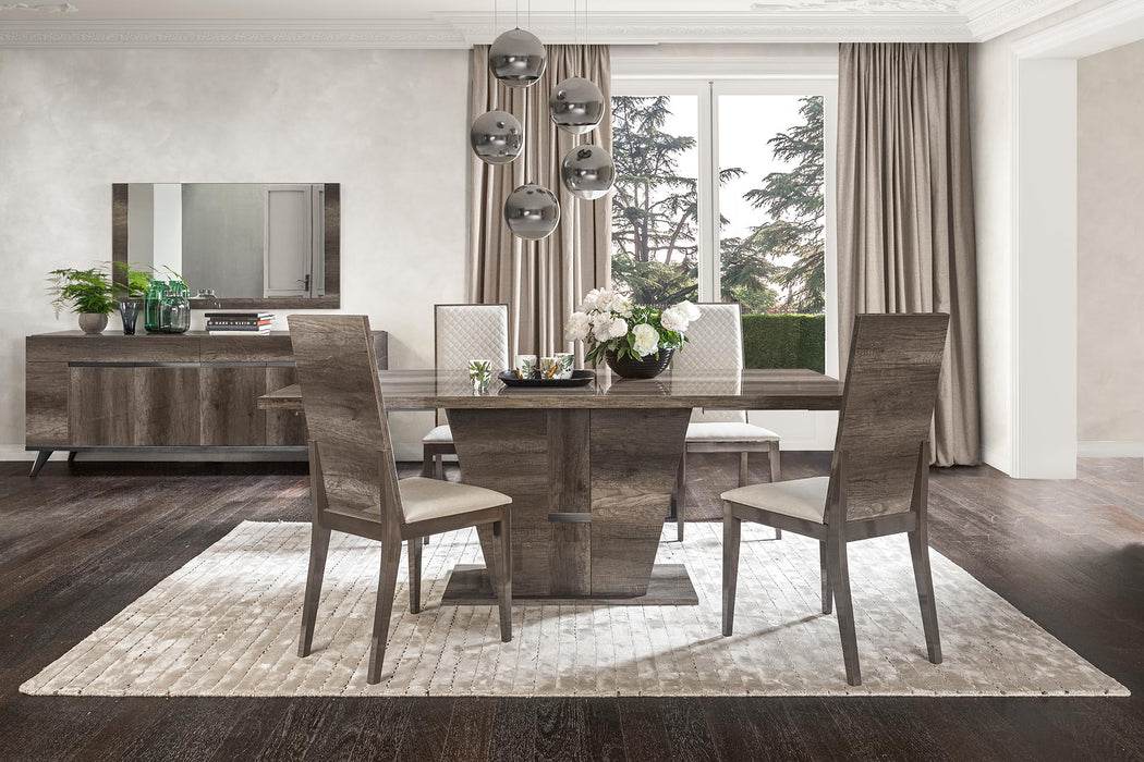 Medea Dining Room