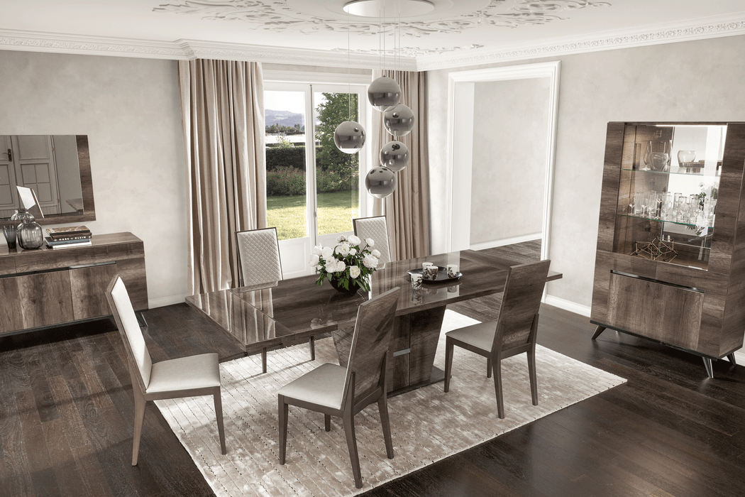 Medea Dining Room