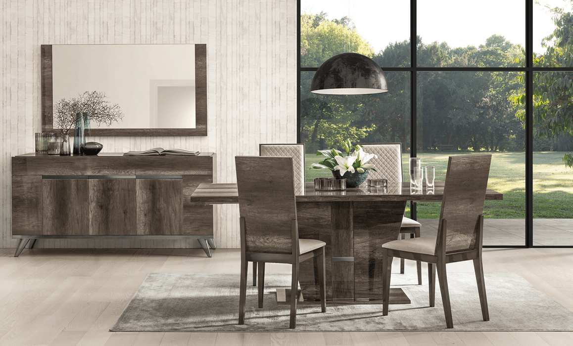 Medea Dining Room