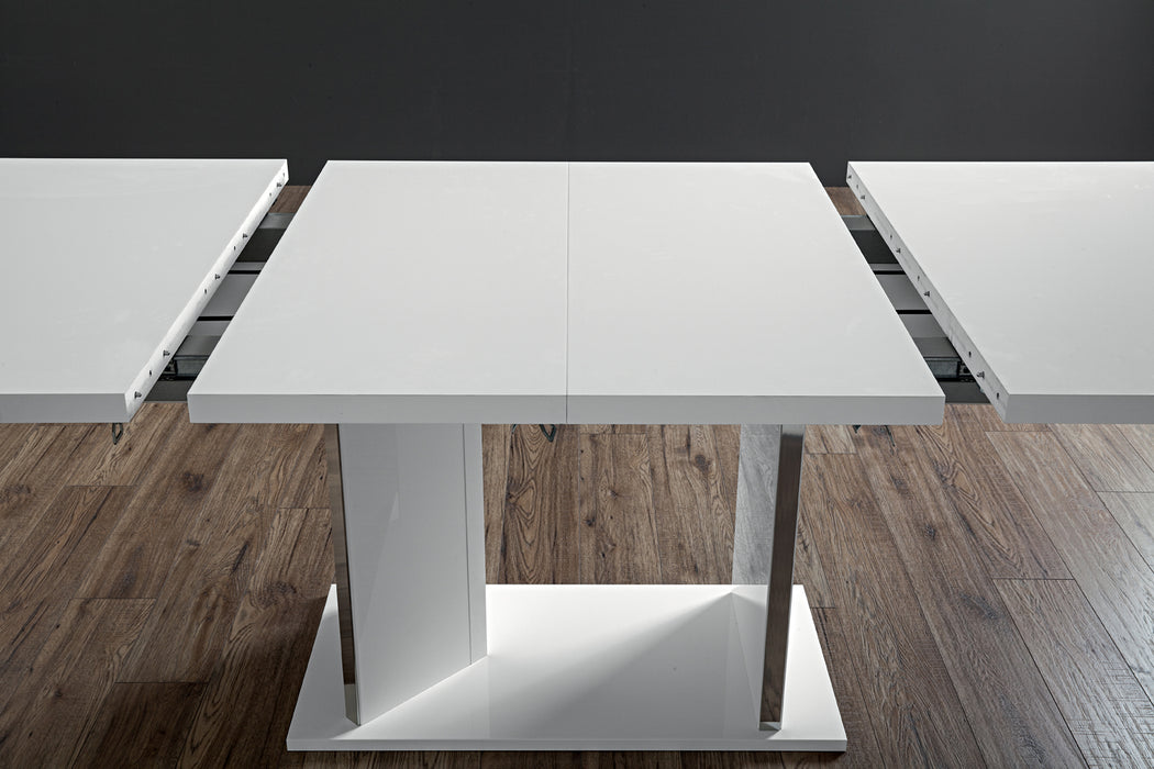 Lisa Dining Table, Italy