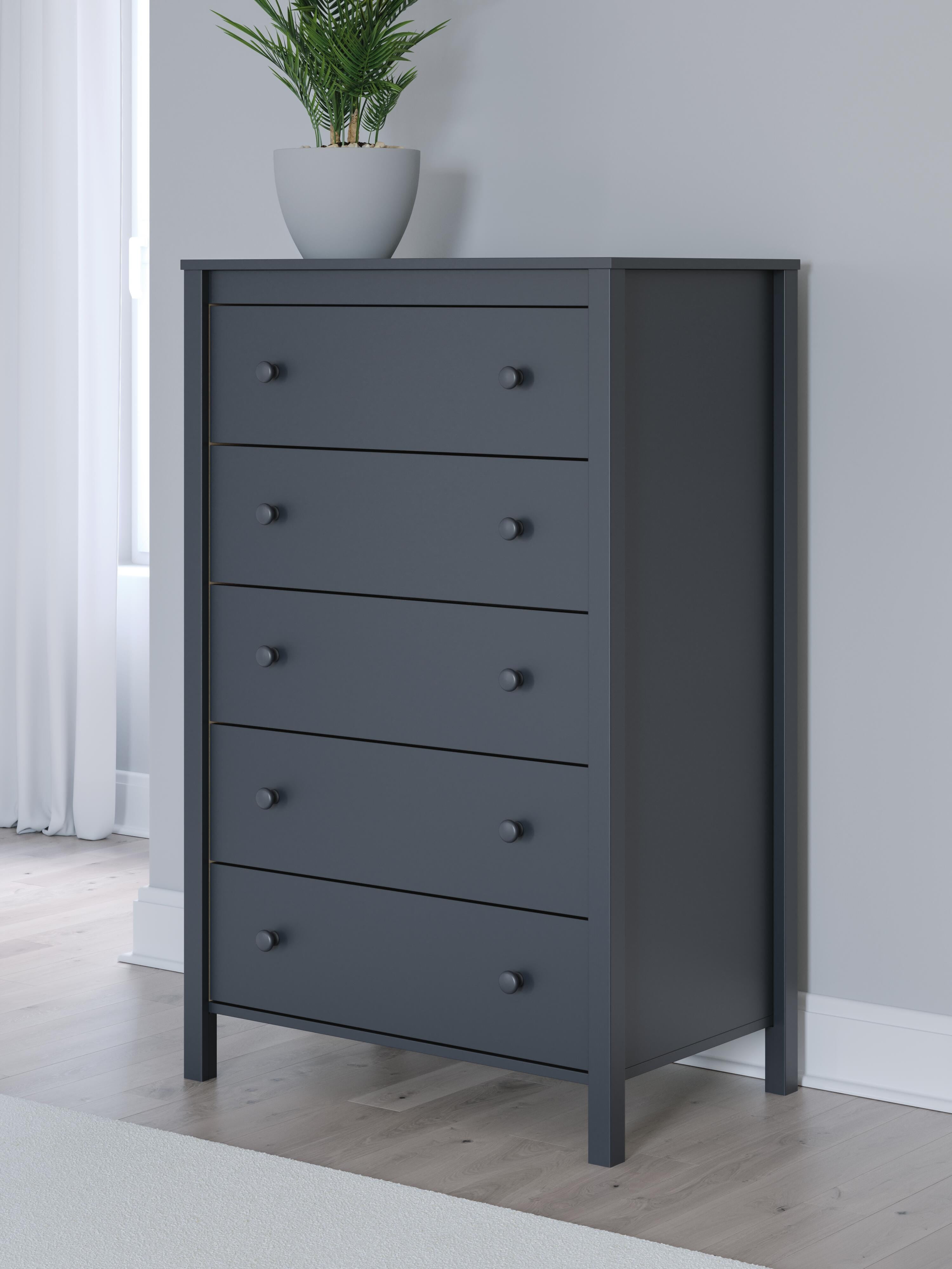 Simmenfort Chest of Drawers