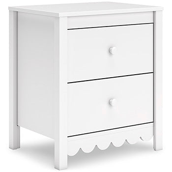Hallityn Chest of Drawers - White