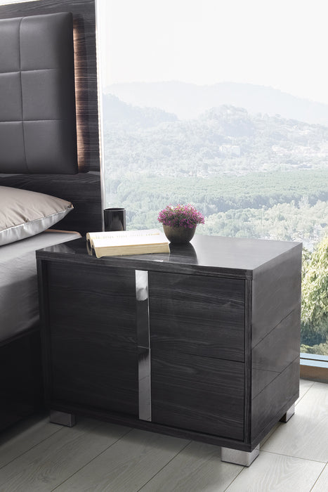 Giulia Dresser in Glossy Gray SR07-103