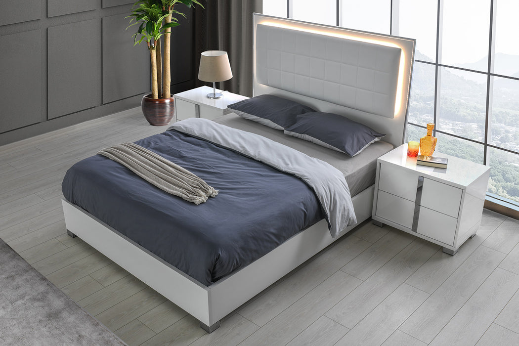 Giulia Bed in White 