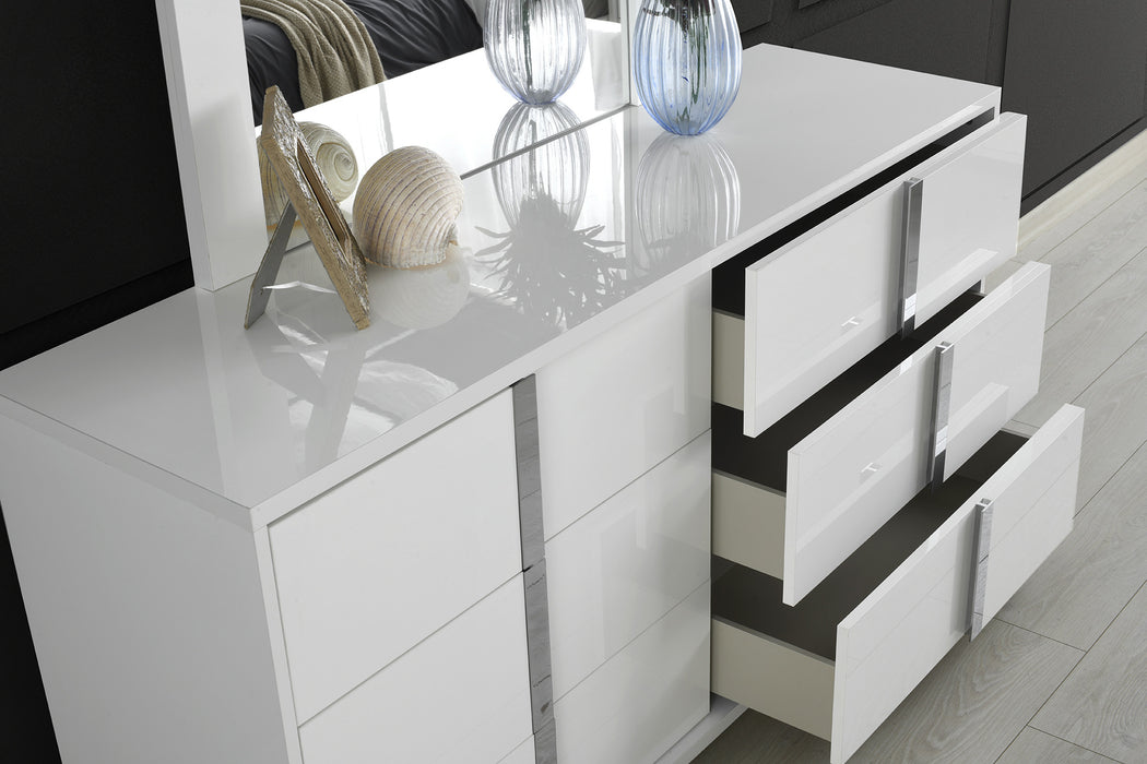 Giulia Chest in White SR11-101