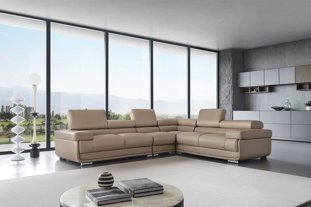 2119 Sectional with Extra Chair - Beige