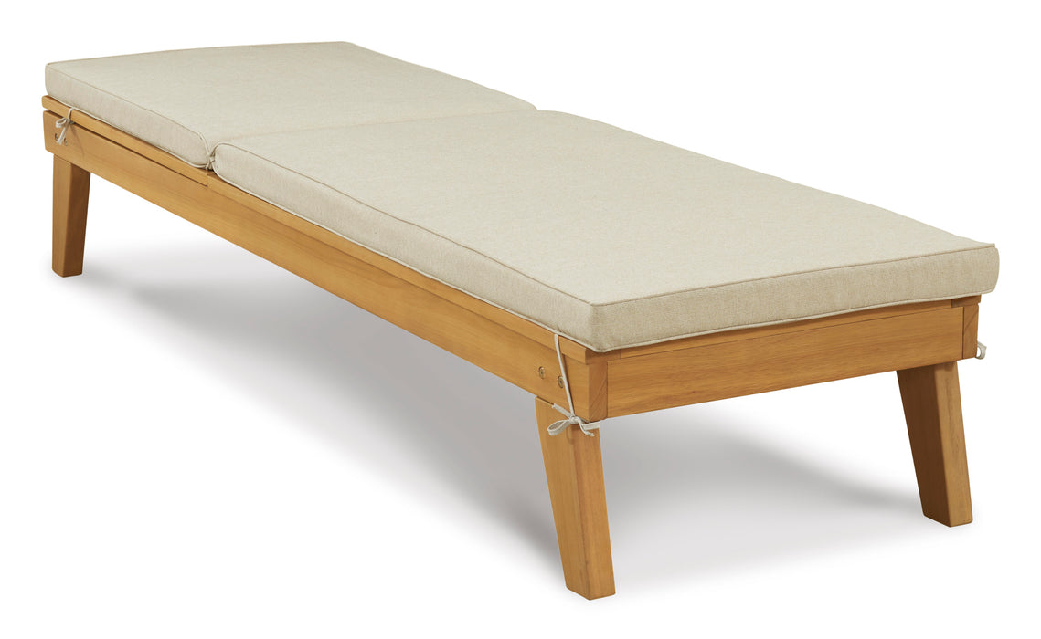 Byron Bay Chaise Lounge with Cushion