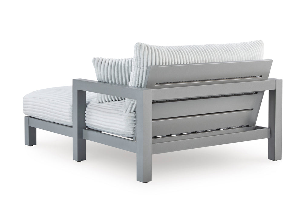 Hurley Park Outdoor Chaise Lounge with Cushion