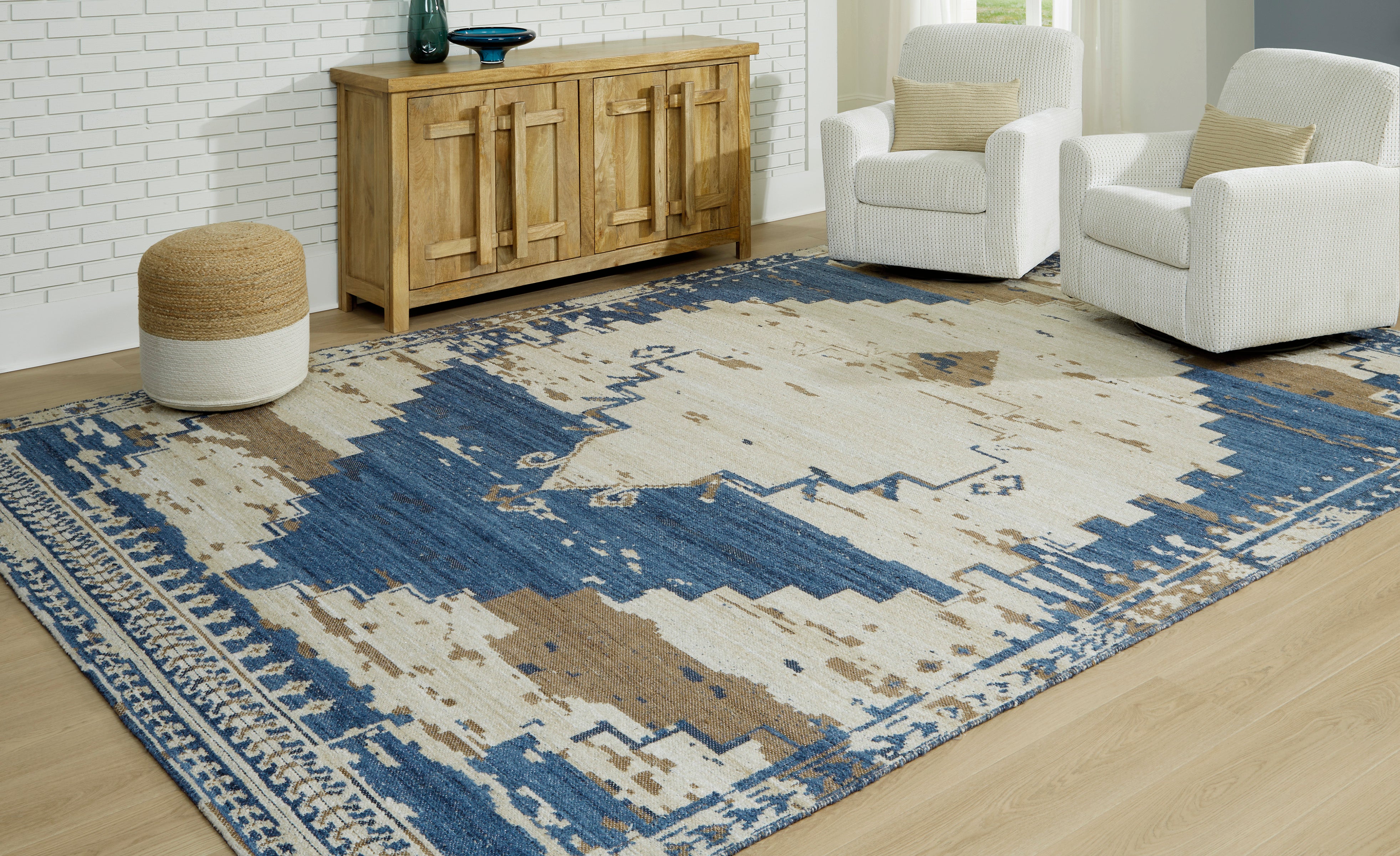 Varnler 10' x 14' Rug