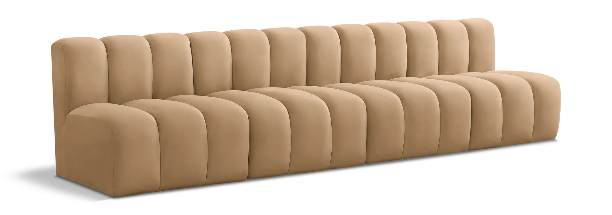Seccional modular tapizado en terciopelo Arc de 119" de 4 piezas