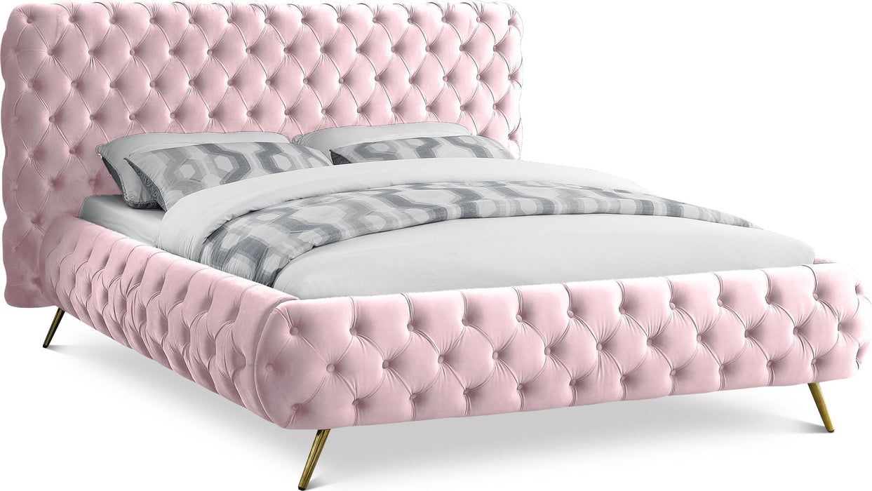 Cama tapizada de terciopelo Delano