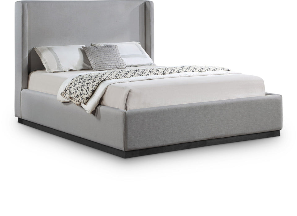 Cama tapizada de tela con textura de lino Flynn