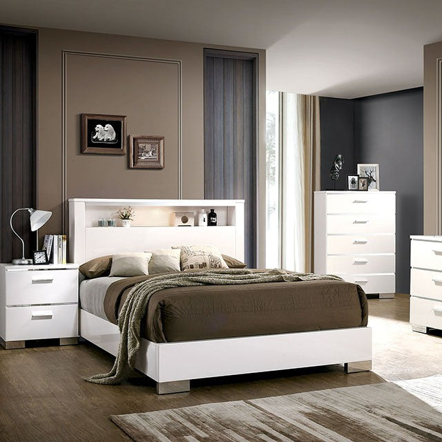Carlie 4 Pc Bedroom Set - White
