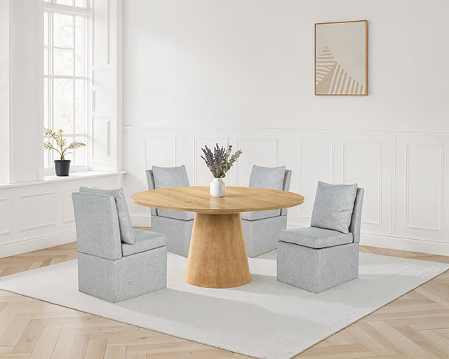 Tottenham 59" Round Table - Oak