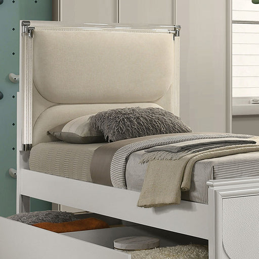 Lareina 5 Pc Bedroom Set - Pearl White